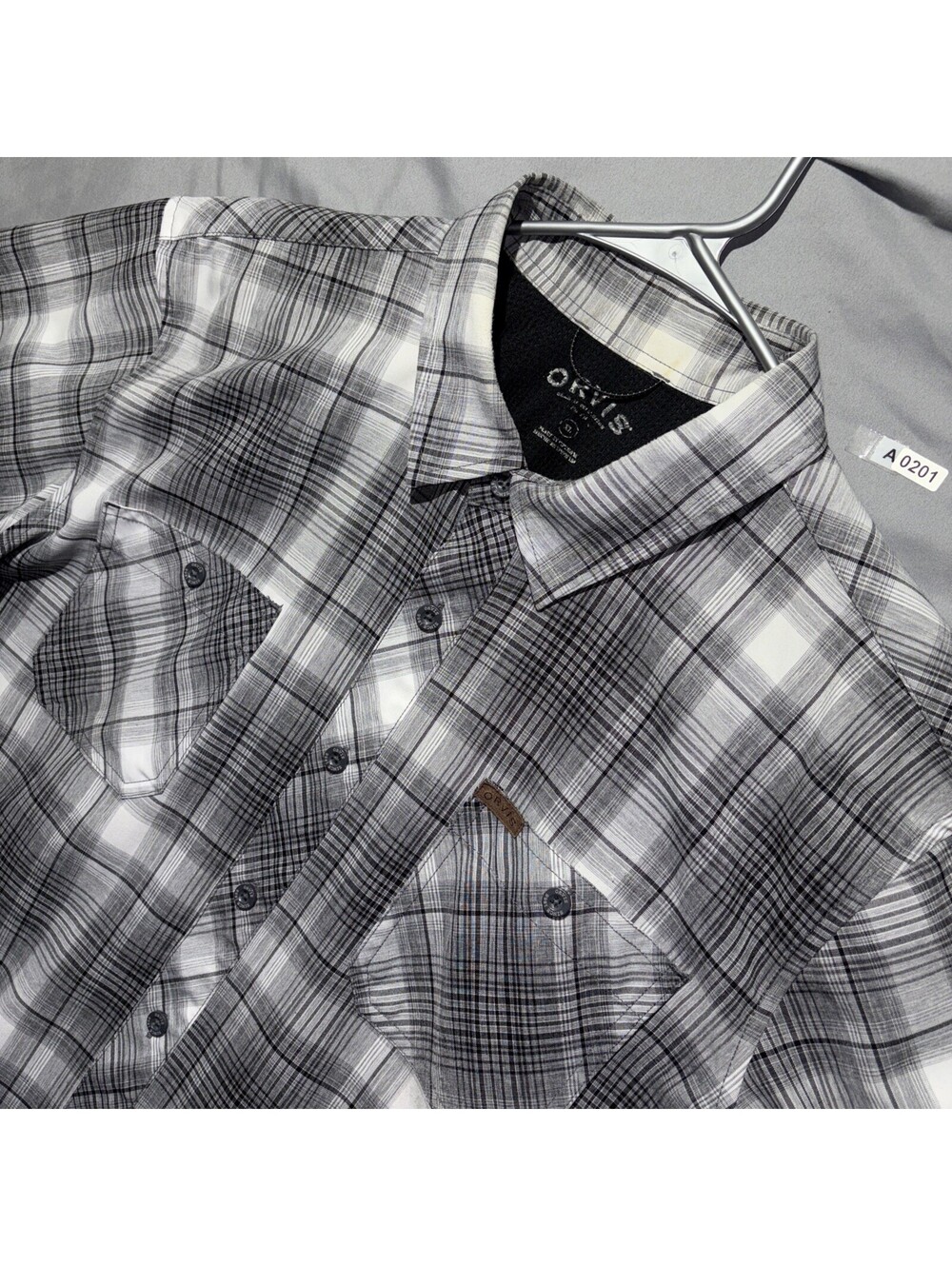 Orvis Short Sleeve Button Down Shirt Mens XL Plaid Pockets 100% Polyester Gray